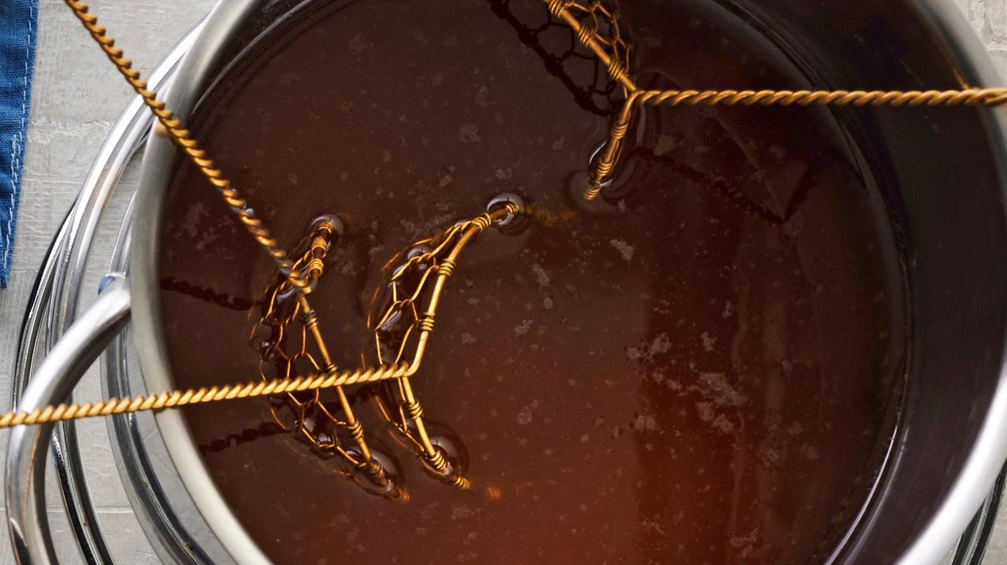 Würzige Hühnerbrühe Rezept