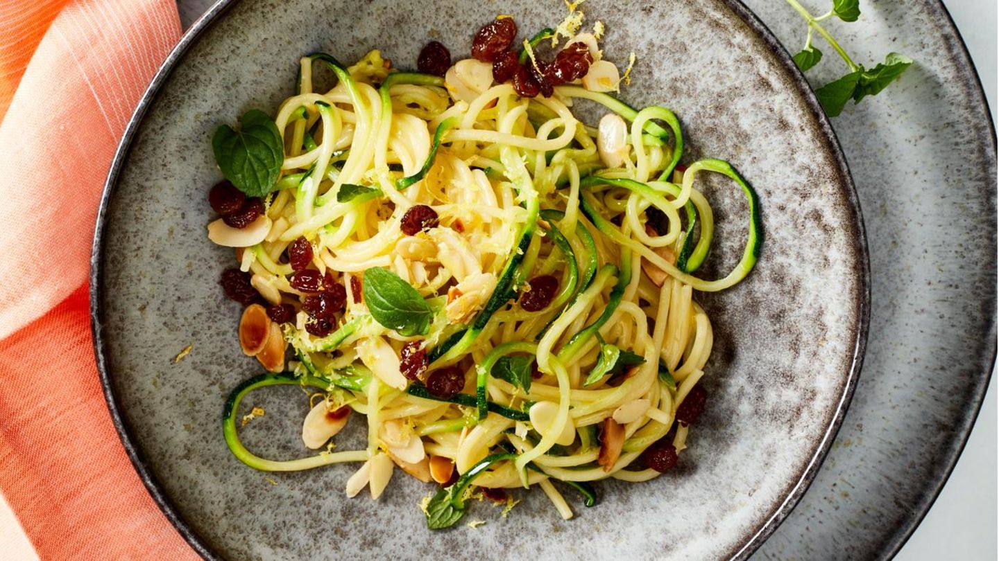 Spaghetti mit Zucchini und Mandeln Rezept