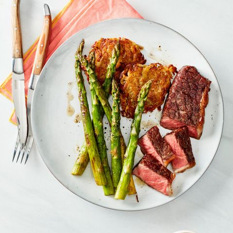 Rumpsteaks mit Rösti, Spargel und Remoulade