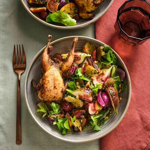 Feigen-Trauben-Salat mit gebratenen Wachteln