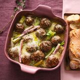 Buletten-Lauch-Auflauf mit Gruyère