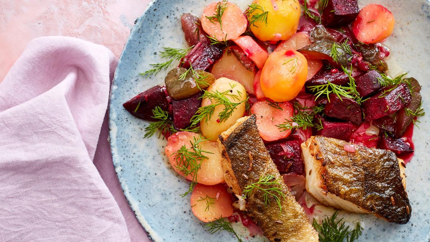 Kartoffel-Rote-Bete-Salat mit Kabeljau