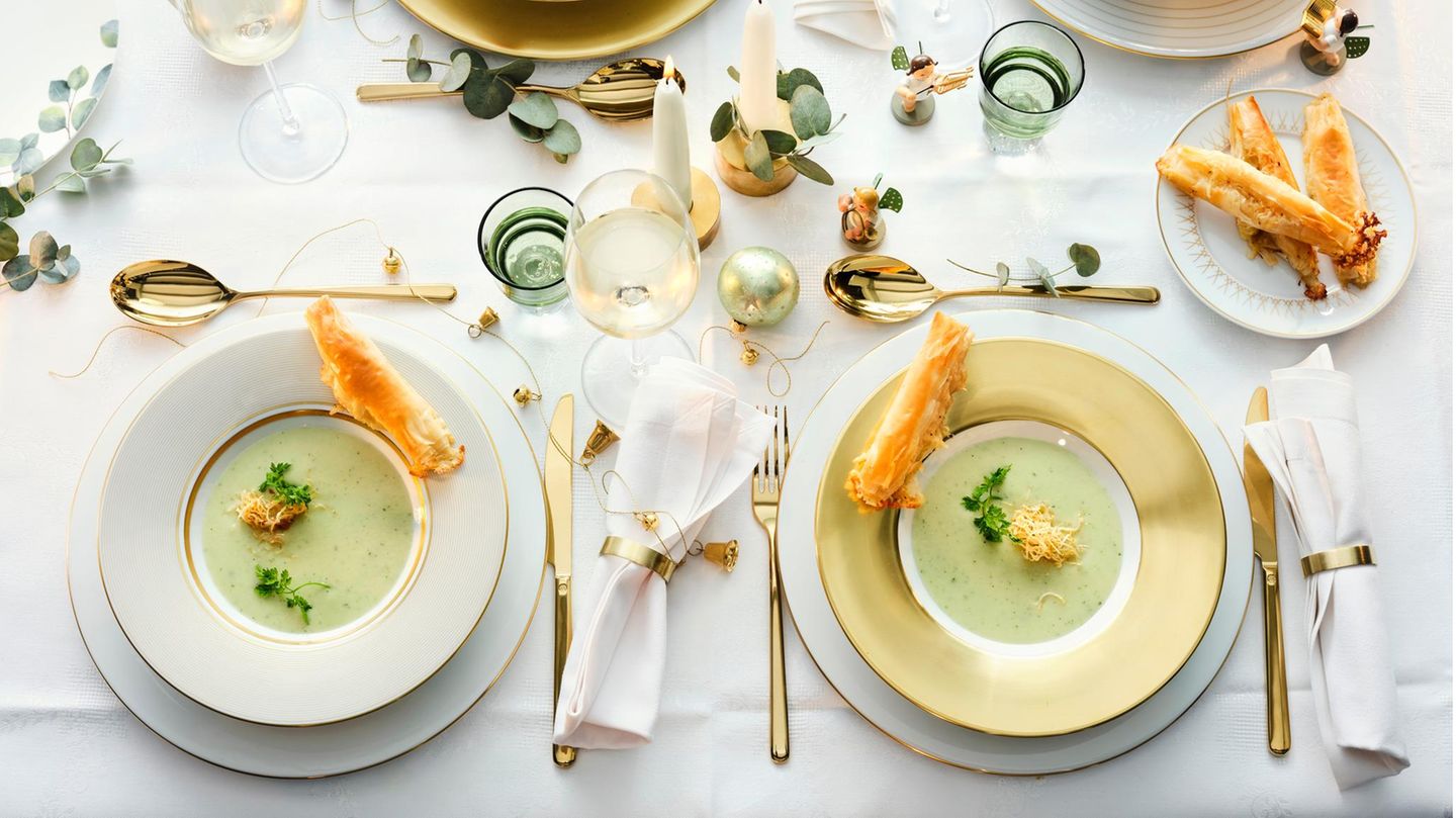 Selleriesuppe mit Gruyère-Päckchen Rezept
