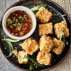 Kurkuma-Knusper-Tofu mit Chili-Ingwer-Sauce