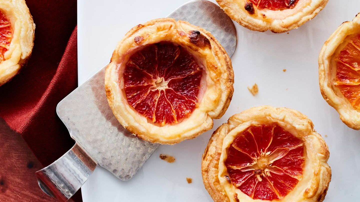 Blutorangen-Pastéis mit Zimtpudding Rezept