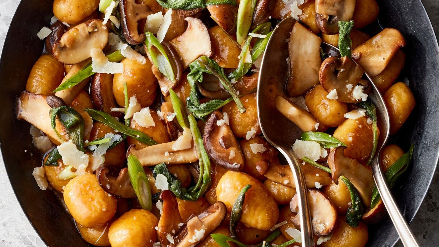Gnocchi-Pilz-Pfanne mit Salbei Rezept