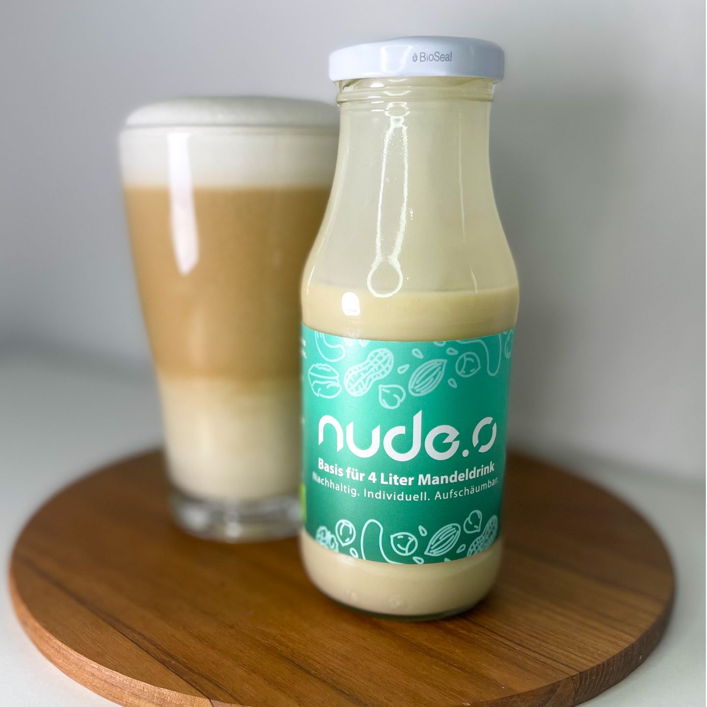 Mandelmilchbasis von “Nude.o”