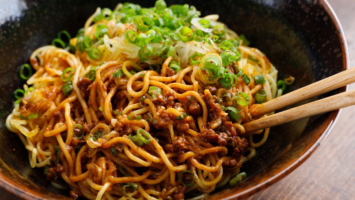 Dan Dan Mian: Rezept für scharfe Nudeln aus Sichuan - [ESSEN UND TRINKEN]