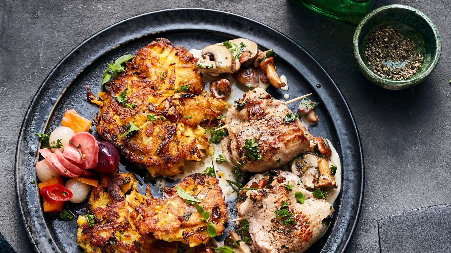 Gefüllte Schnitzel mit Rahmpilzen und Kürbisrösti Rezept - [ESSEN UND ...