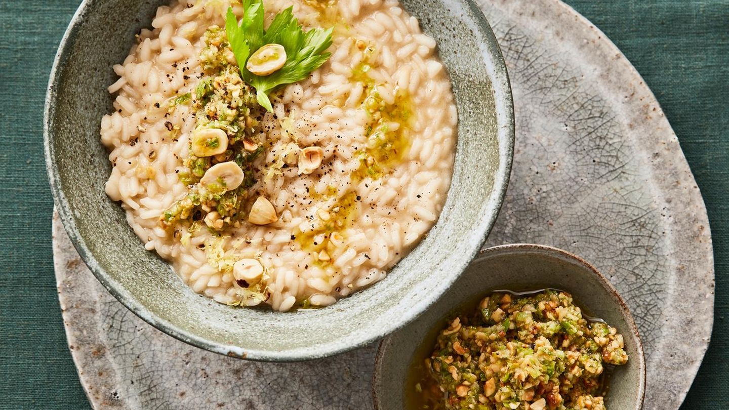 Risotto mit Haselnüssen, Sellerie und Zitrone Rezept - [ESSEN UND TRINKEN]