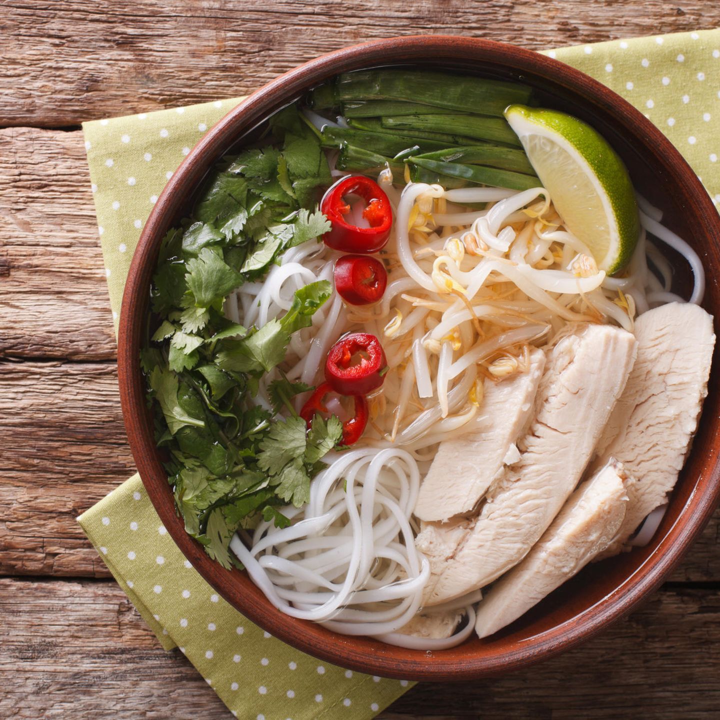 Pho ga: Rezept für vietnamesische Nudelsuppe mit Huhn - [ESSEN UND TRINKEN]