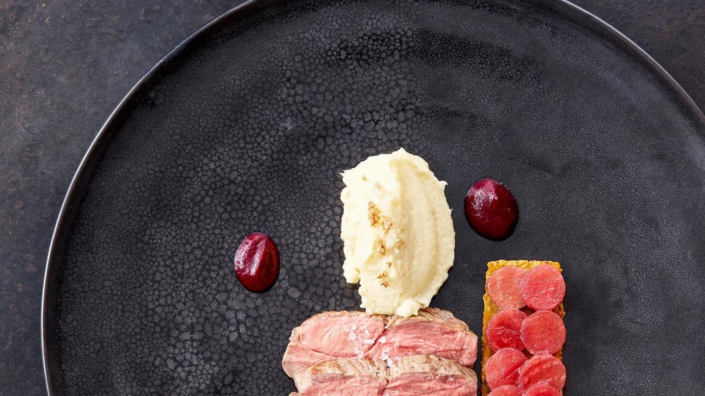 Blumenkohlpüree mit Haselnussbröseln Rezept