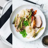 Spargelbruch mit Buchweizen und Hähnchenbrust