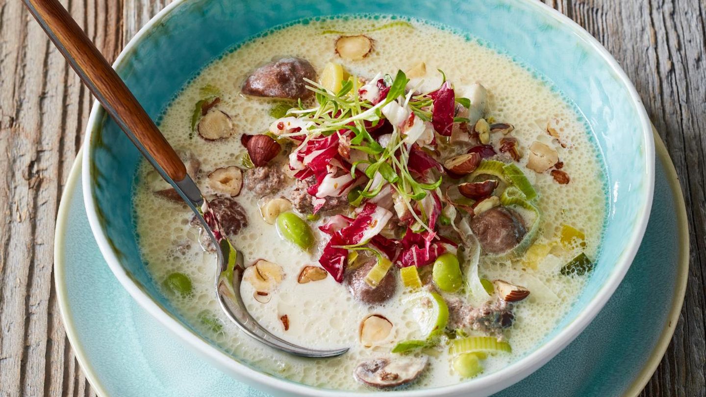 Käse-Hack-Suppe mit Radicchio Rezept