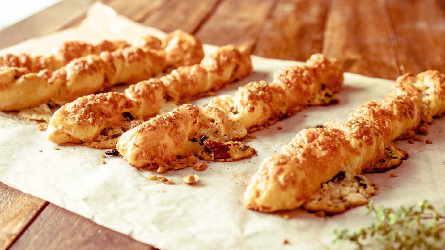 Blätterteigstangen: schnelles Fingerfood