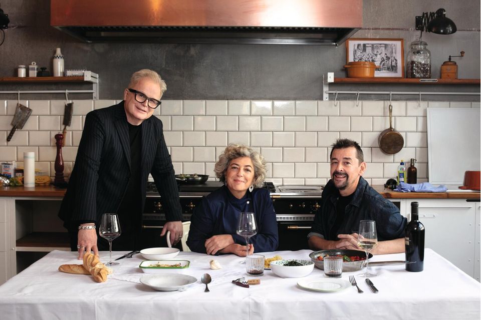 Herbert Grönemeyer, Lorena Autuori und Alex Silva in der Küche