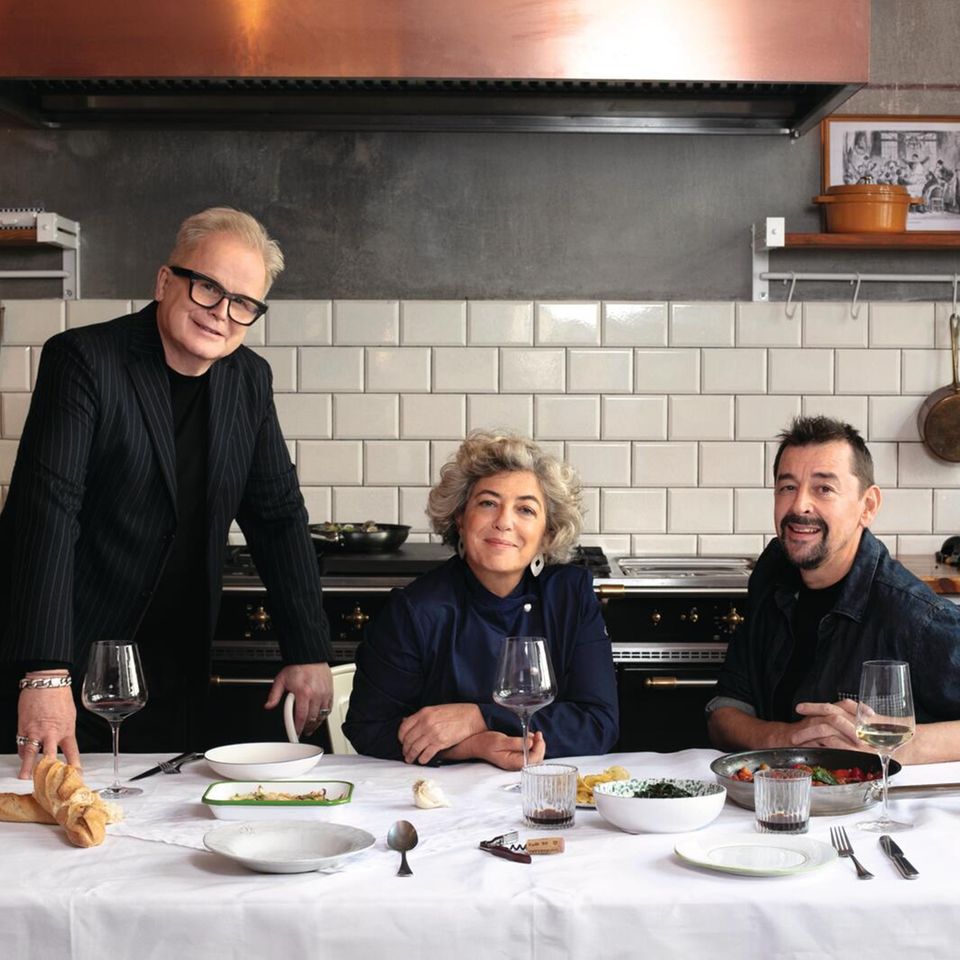 Herbert Grönemeyer, Lorena Autuori und Alex Silva in der Küche