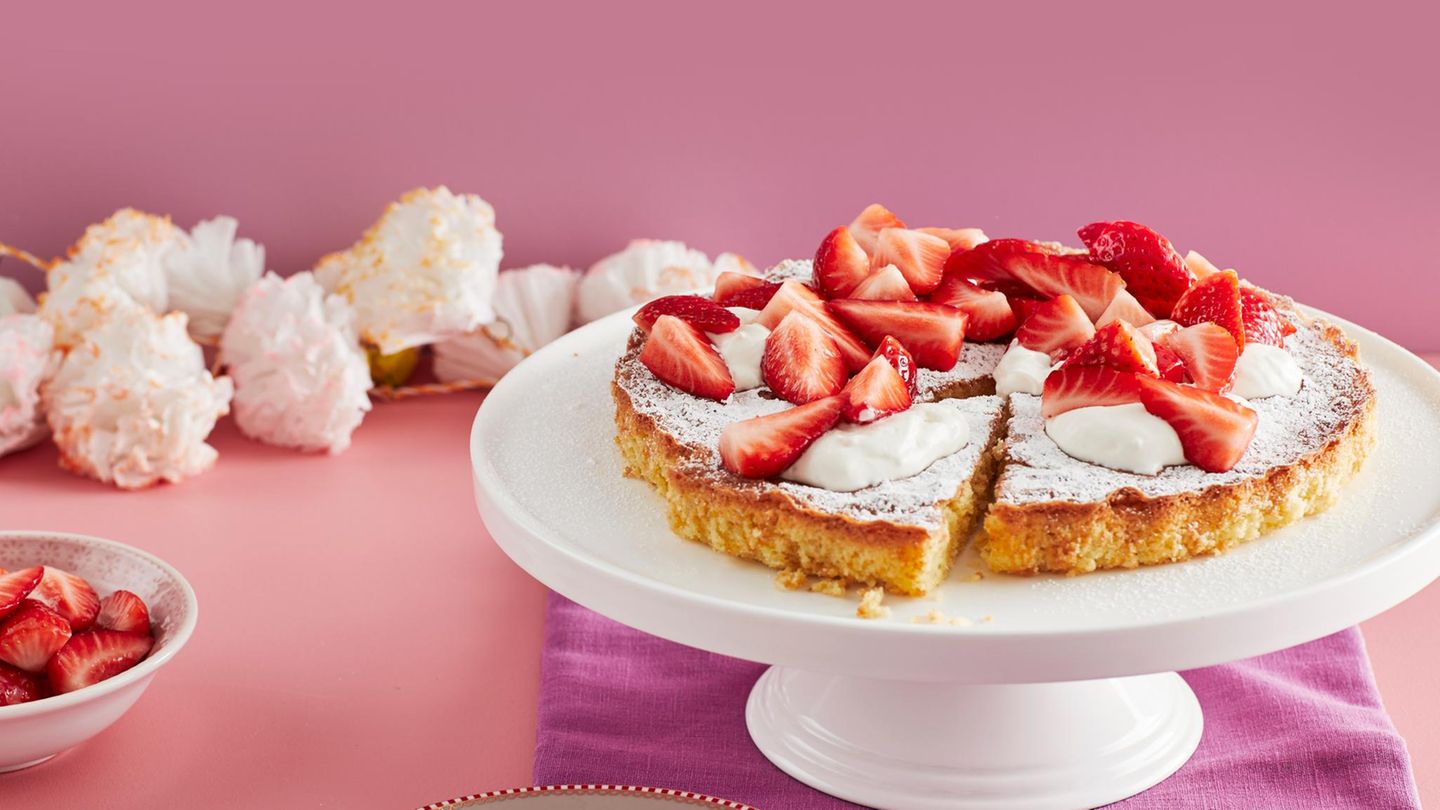 Mandelkuchen mit Erdbeeren: Thermomix ® Rezept - [ESSEN UND TRINKEN]