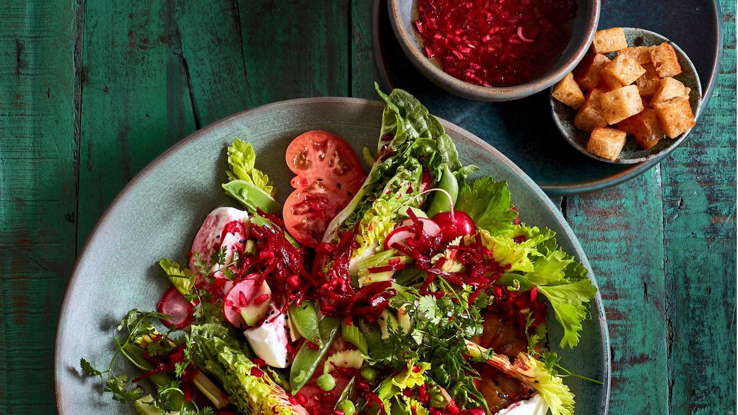 Gemüsesalat mit Macis-Croûtons Rezept