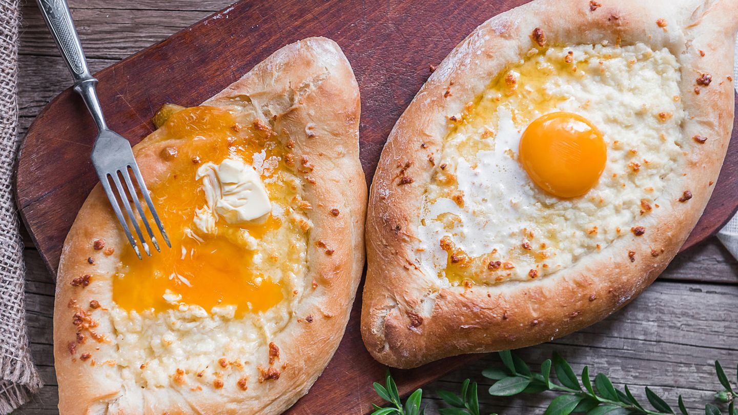 Khachapuri: Rezept für georgisches Käsebrot - [ESSEN UND TRINKEN]