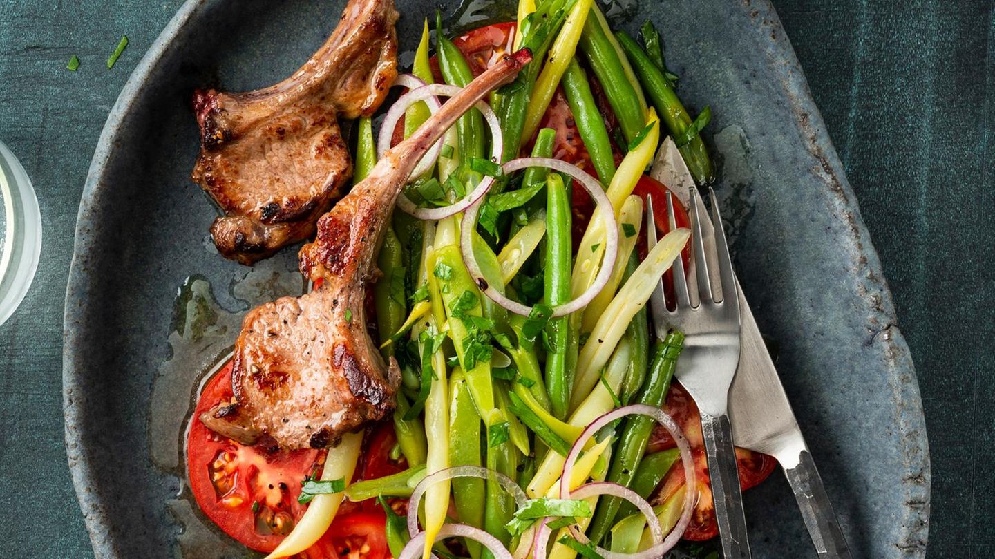 Bohnensalat mit Lakritz-Vinaigrette und Lammkotelett Rezept