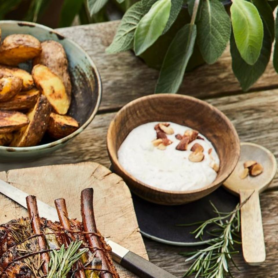 Schweinebraten mit Mole, Lorbeer und Zimt Rezept - [ESSEN UND TRINKEN]