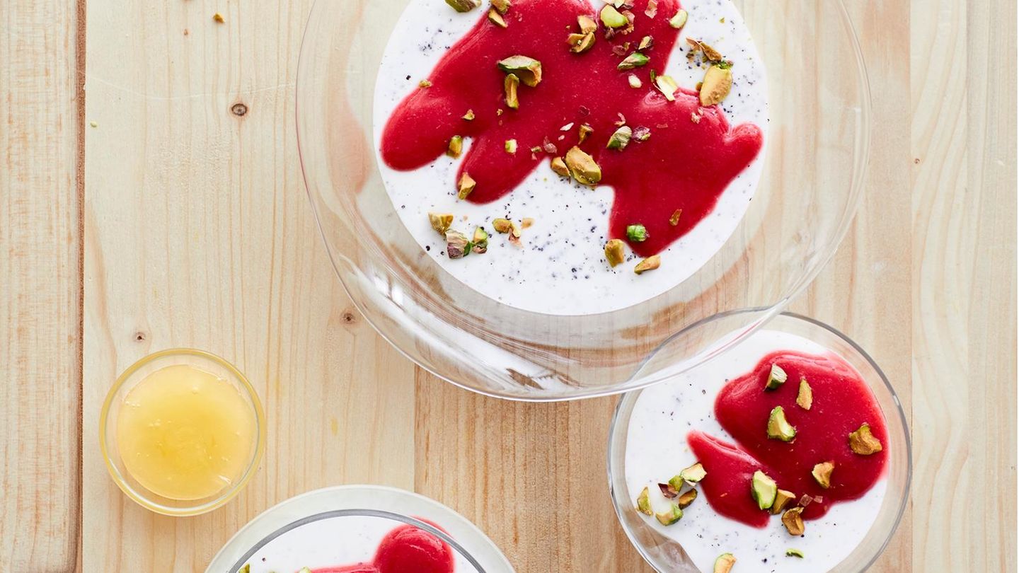 Honig-Mohn-Panna-cotta Rezept - [ESSEN UND TRINKEN]