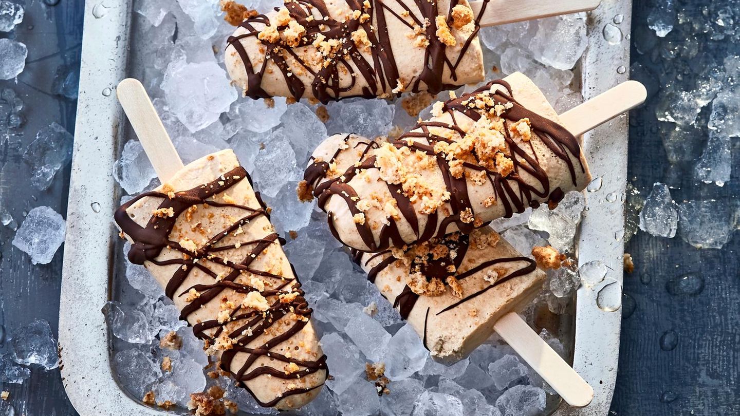 Tiramisu-Eis am Stiel: einfach und lecker