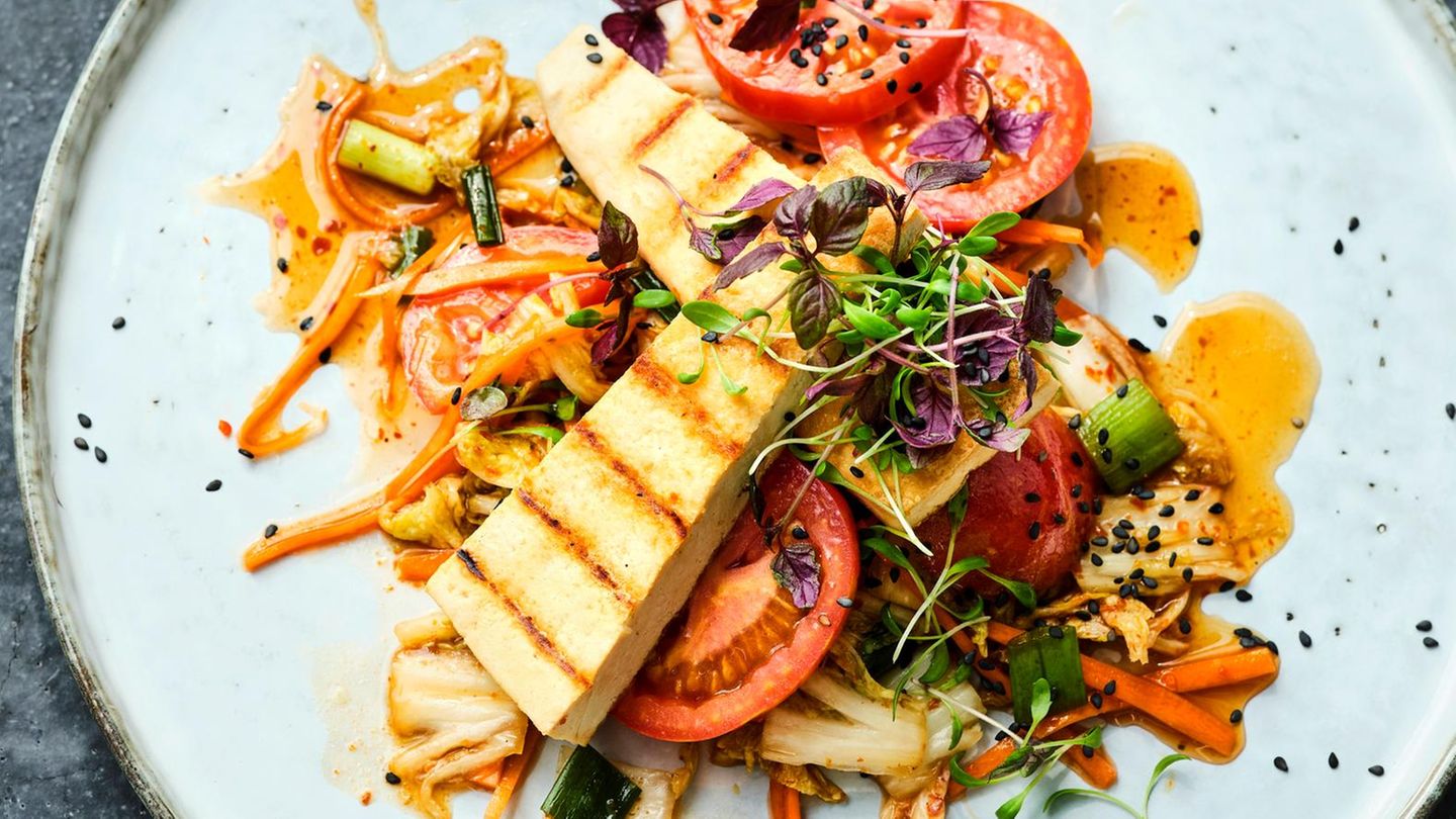 Zebratomaten mit Tofu und mariniertem Chinakohl Rezept