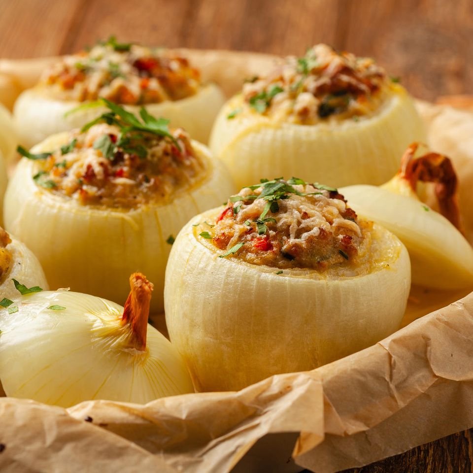 Gefüllte Zwiebeln mit Hackfleisch: einfach und herzhaft - [ESSEN UND ...