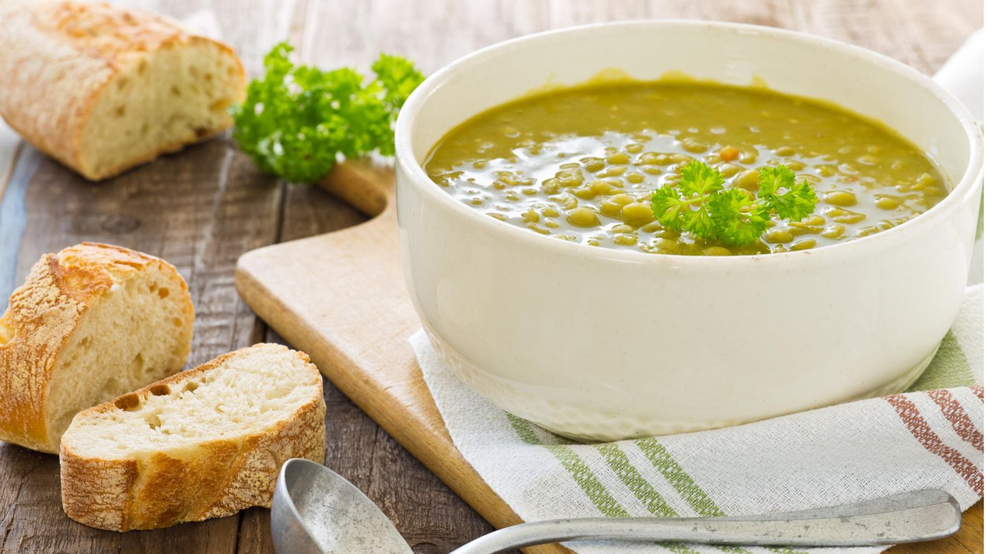 Erbsensuppe: Veganes Rezept - [ESSEN UND TRINKEN]