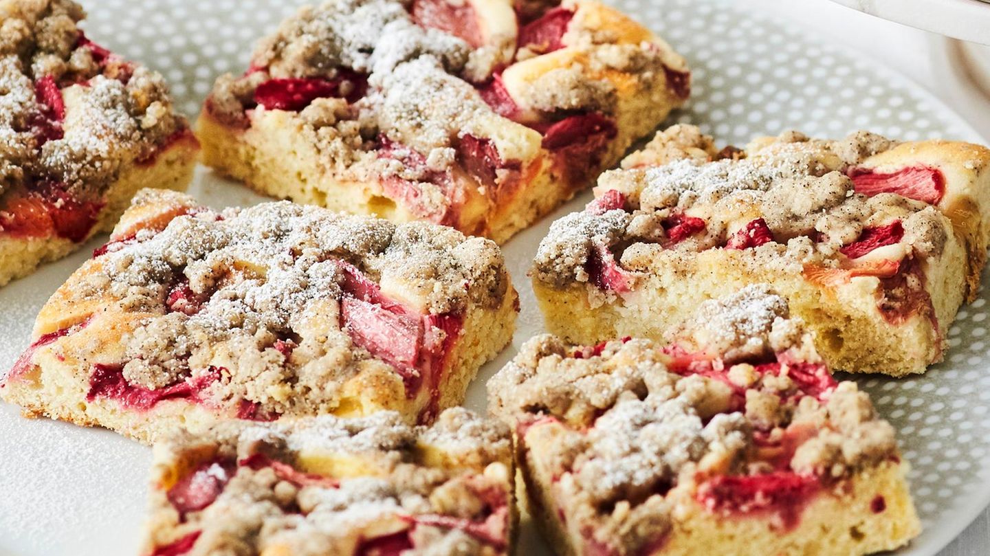 Rhabarberkuchen mit Espresso-Streuseln Rezept