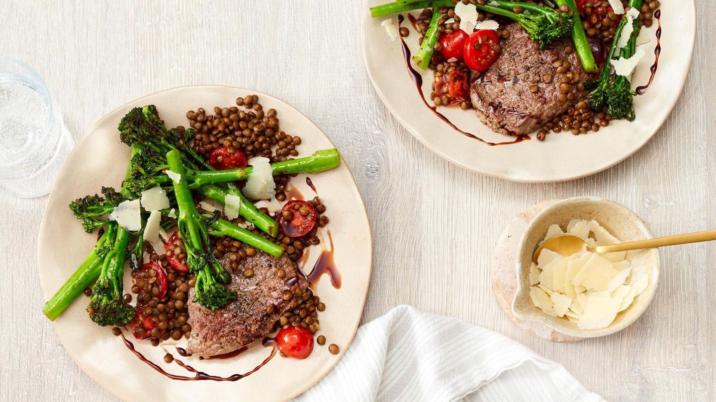 Rindersteaks mit Brokkoli-Linsen-Gemüse Rezept