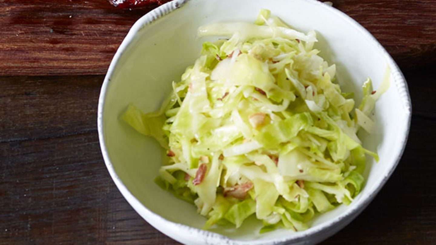 Krautsalat mit Speck Rezept