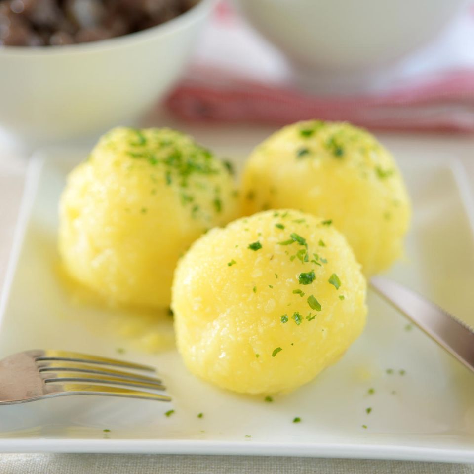 Klöße selber machen: Grundrezept - [ESSEN UND TRINKEN]