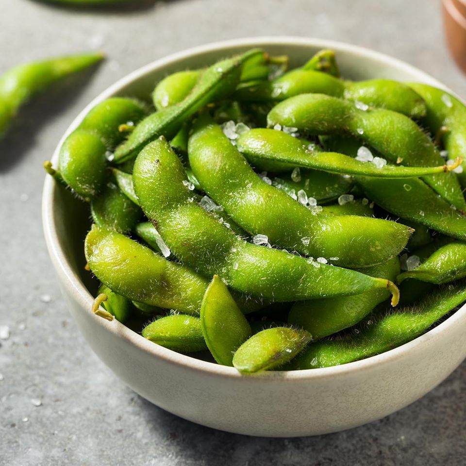 Edamame mit Meersalz - [ESSEN UND TRINKEN]