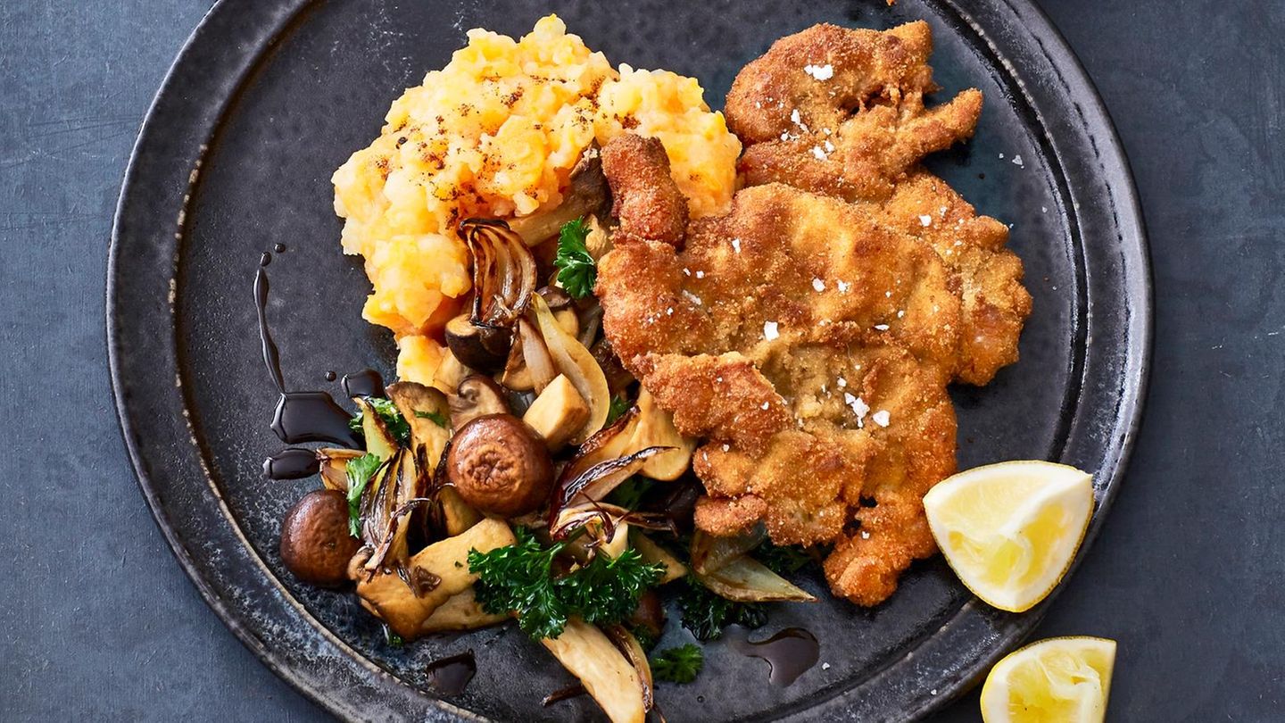 Knusperschnitzelchen mit Gemüsestampf und Pilzen Rezept