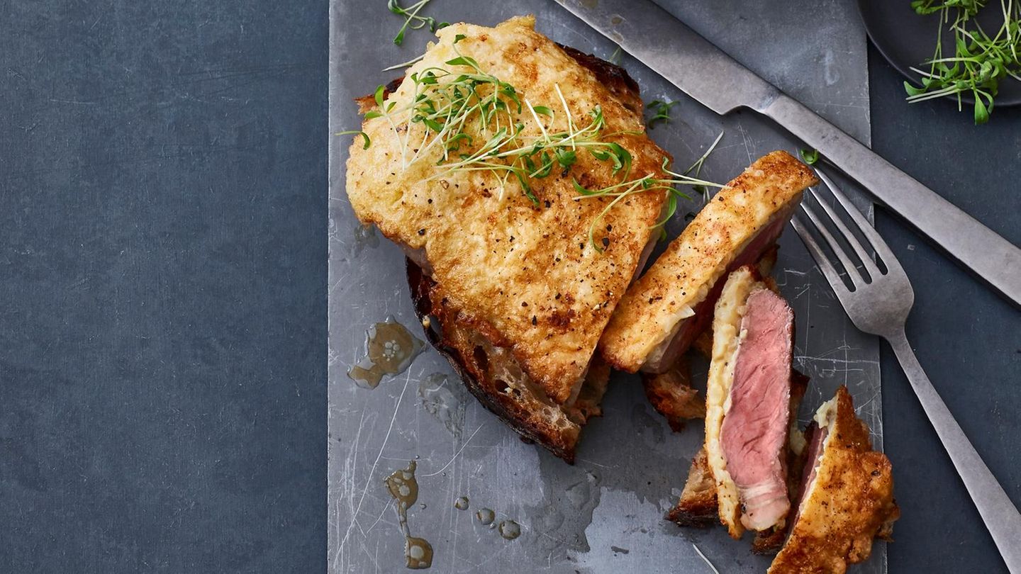 Rumpsteak in pikanter Ei-Hülle mit buntem Salat Rezept