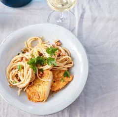 Kohlrabi milanese mit Walnuss-Pesto und Spaghetti