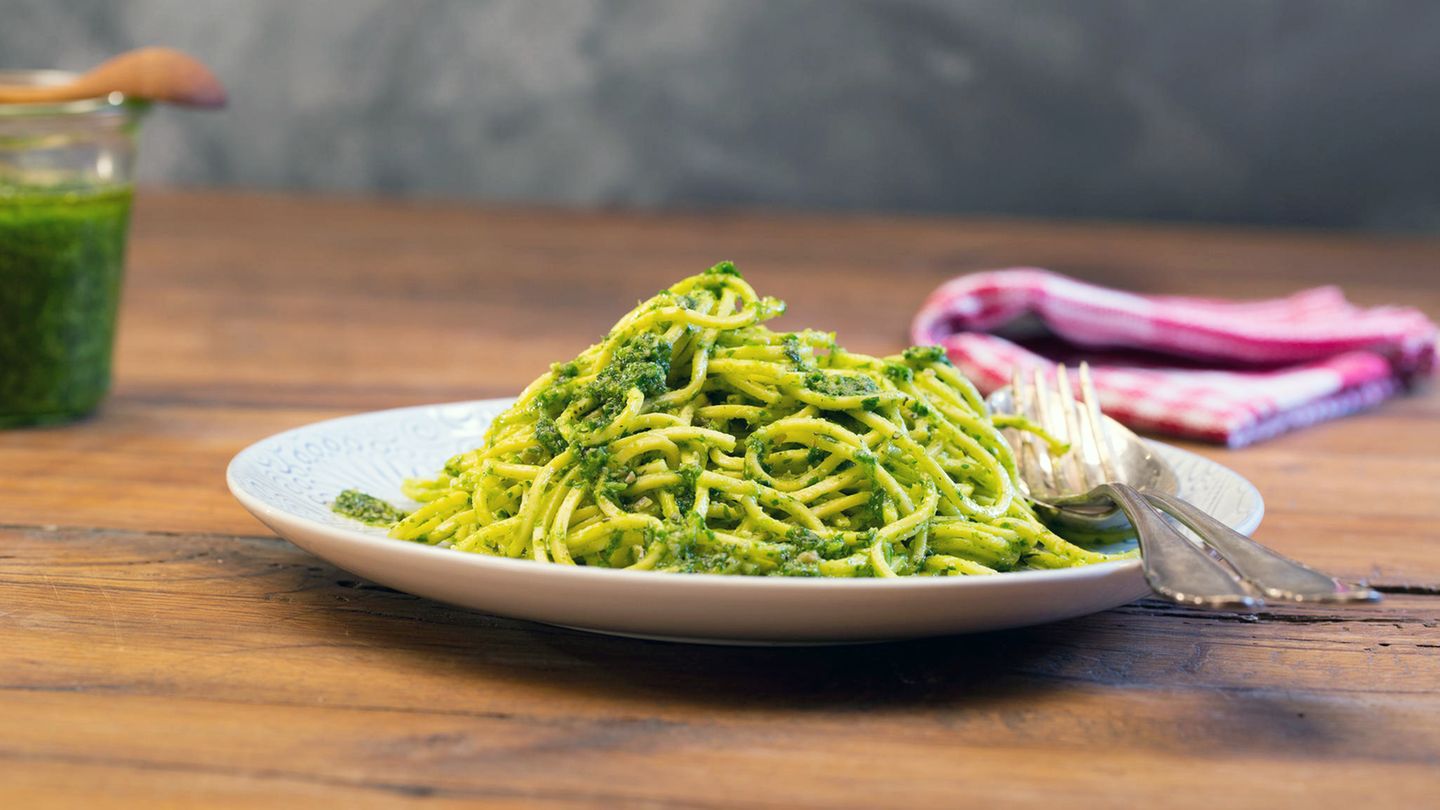 Bärlauchpesto mit dreierlei Kernen Rezept