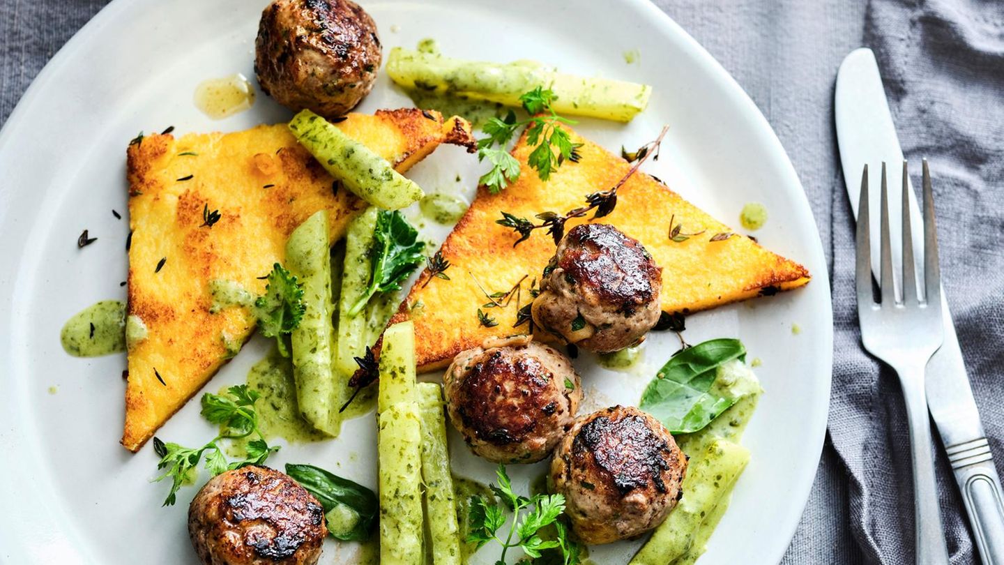 Kalbsfrikadellen mit Kohlrabi und Polenta-Schnitten Rezept