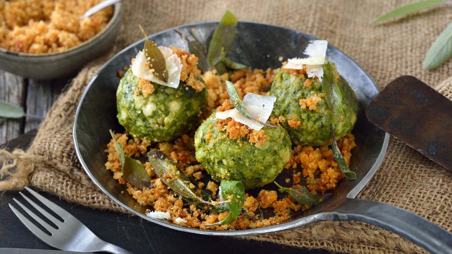Südtiroler Spinatknödel – schnell & einfach