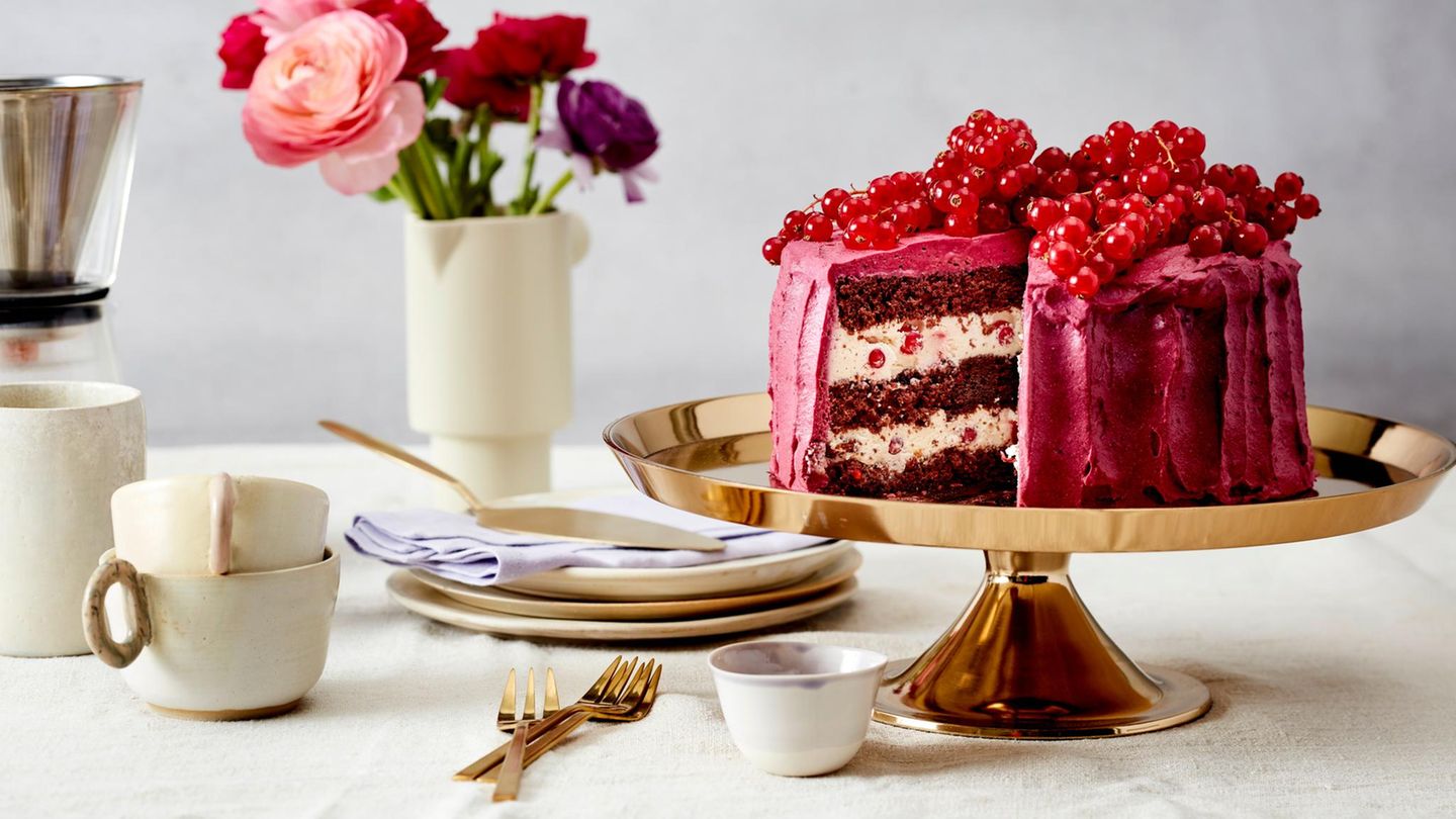 Johannisbeer-Schoko-Torte mit Vanillecreme Rezept