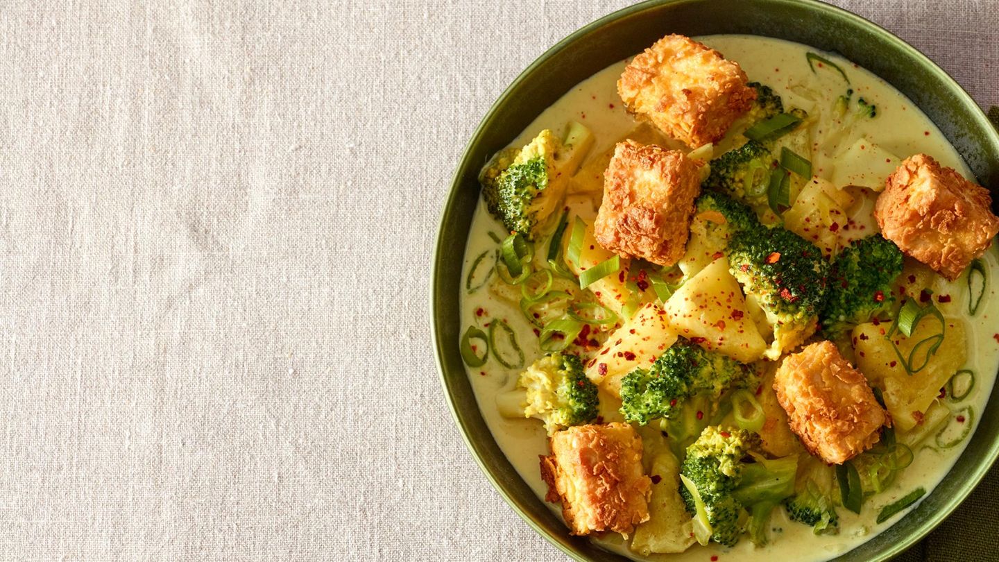 Broccoli-Curry mit Knuspertofu Rezept