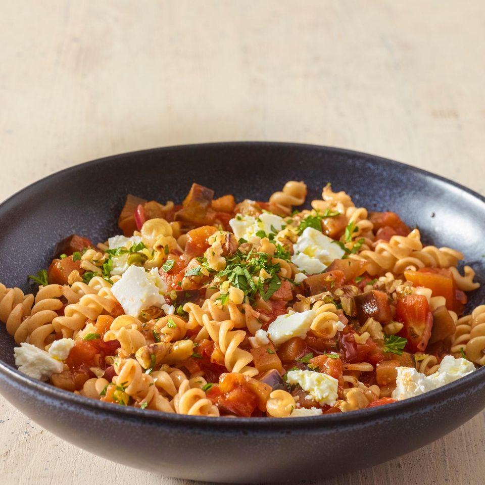 Tomaten Auberginen Pasta Rezept Essen Und Trinken