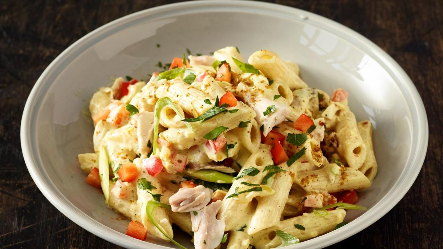 Hähnchen-Nudelsalat Rezept - [ESSEN UND TRINKEN]
