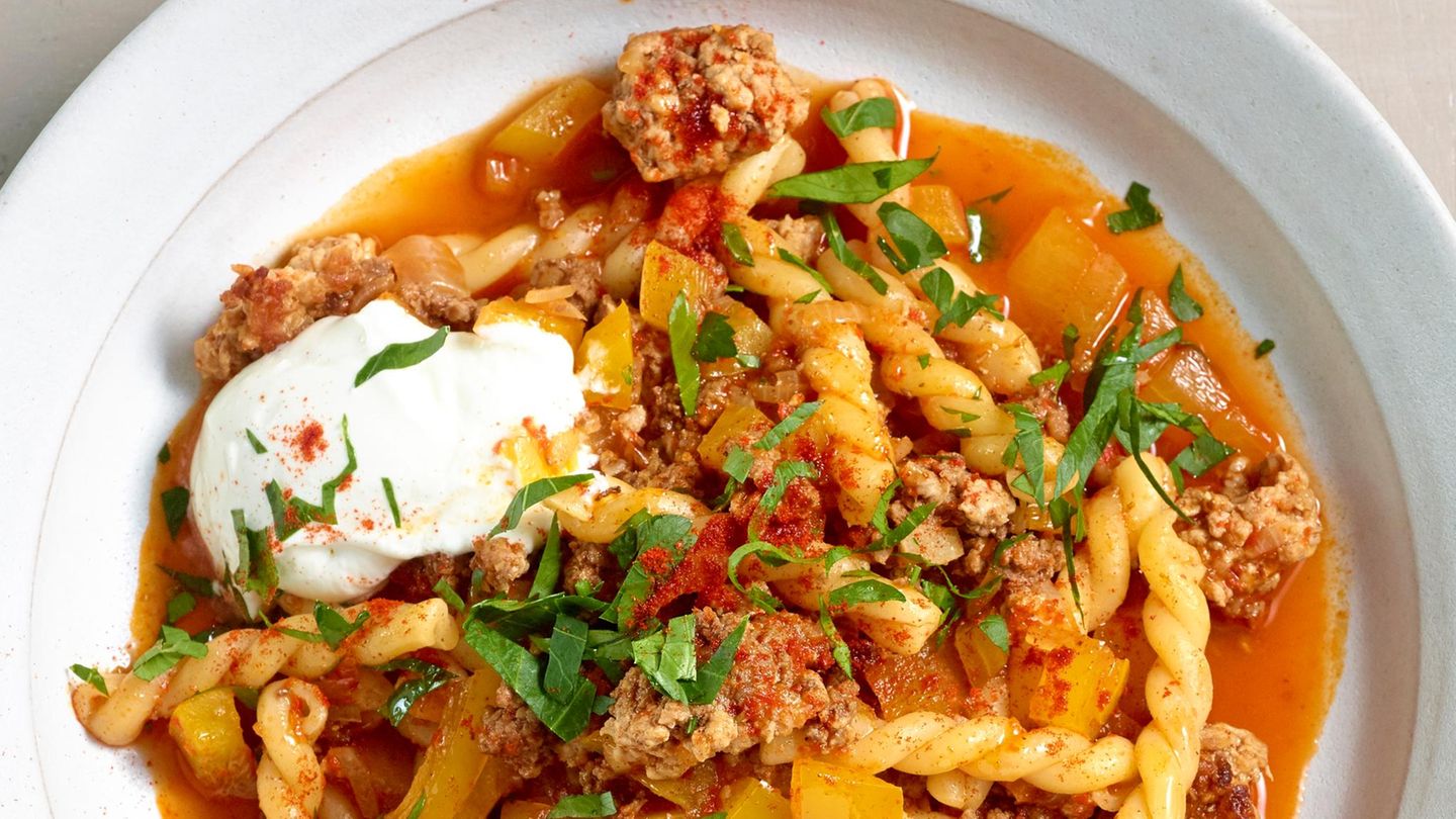 Schnelle Hack-Paprika-Pasta
