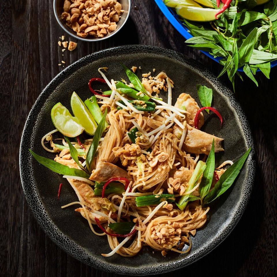 Pad Thai mit Huhn Rezept - [ESSEN UND TRINKEN]