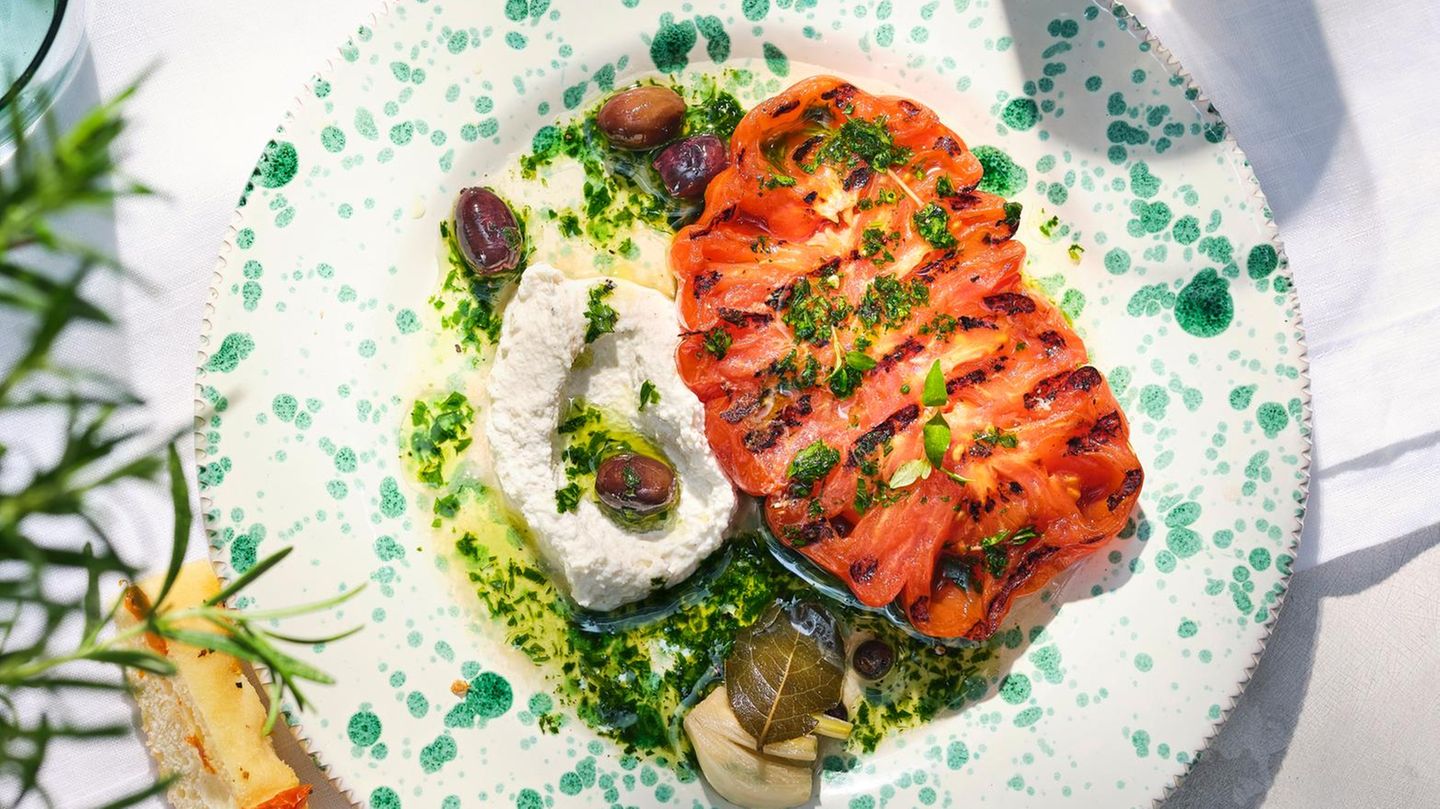 Eingelegte Ochsenherztomaten mit geräuchertem Ricotta Rezept
