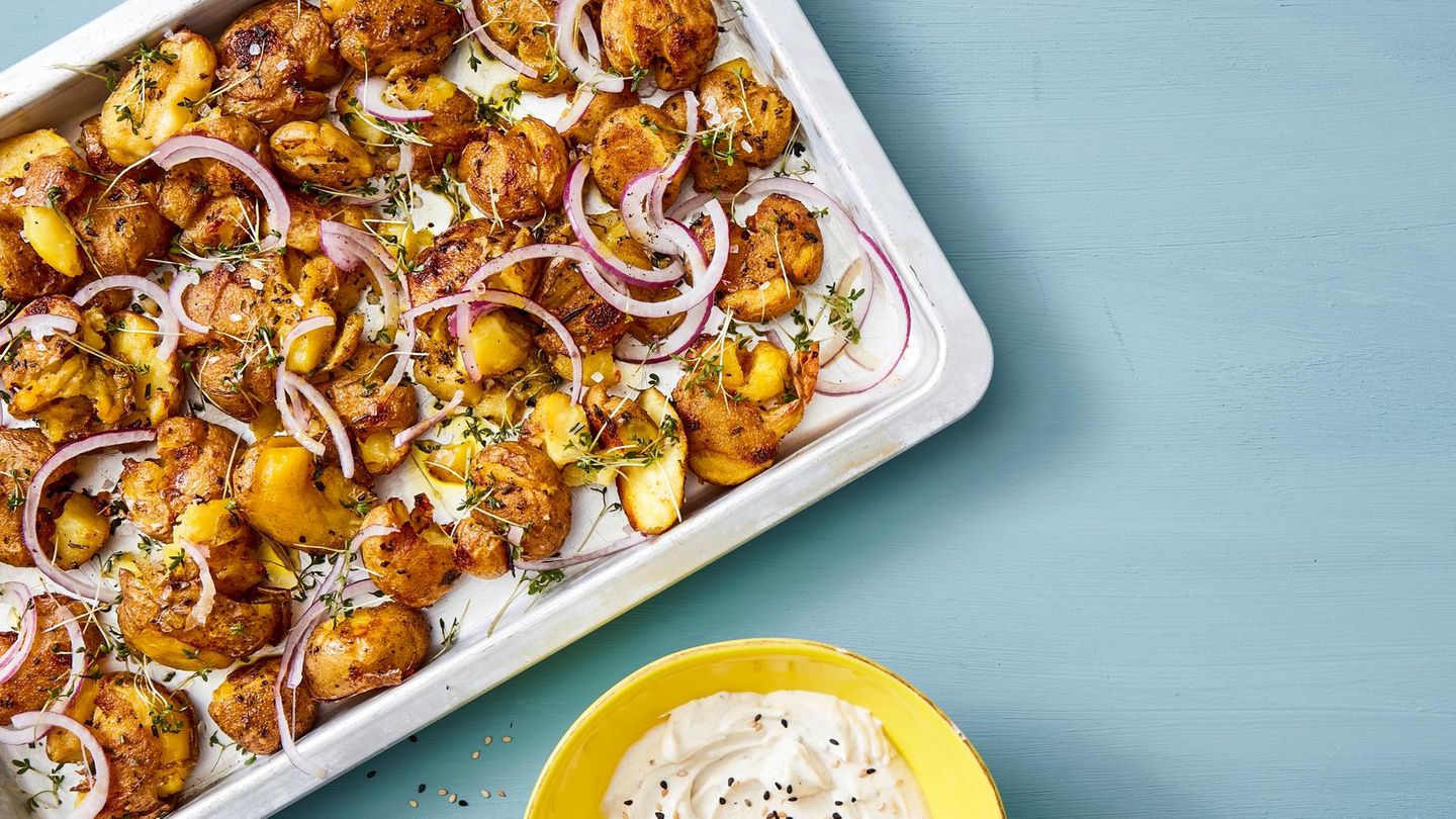Knusprige Ofenkartoffeln mit Sesamquark Rezept